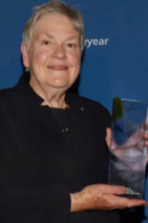 Dr sue packer